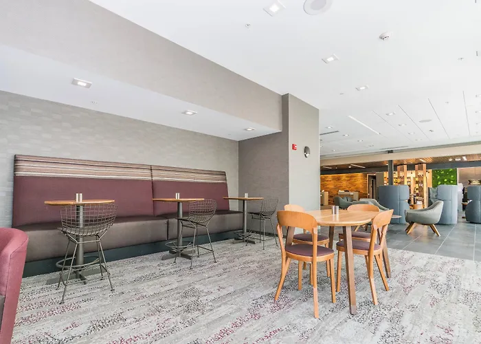 Courtyard By Marriott West Springfield